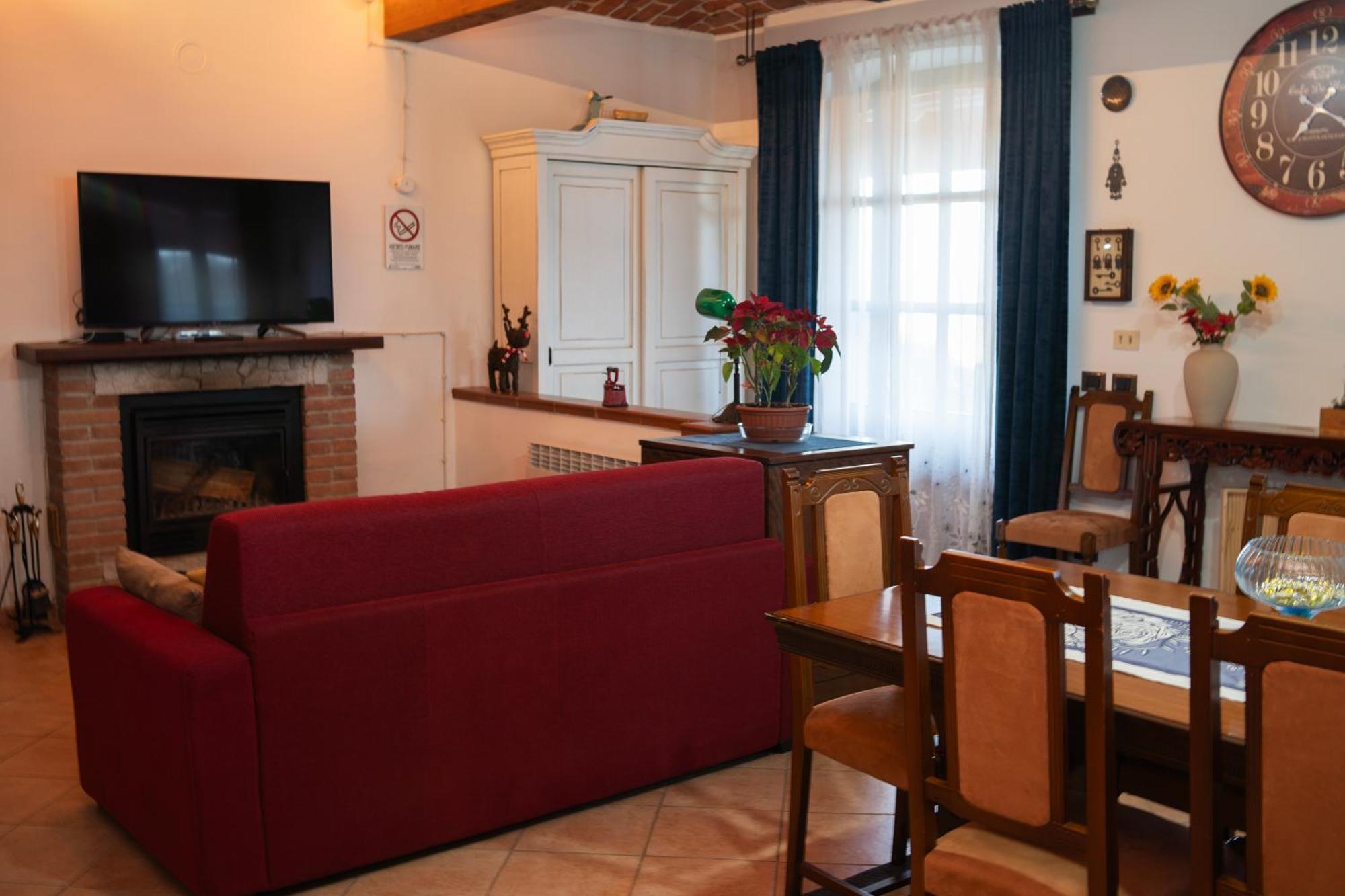 Casa Maya San Martino Alfieri Eksteriør billede